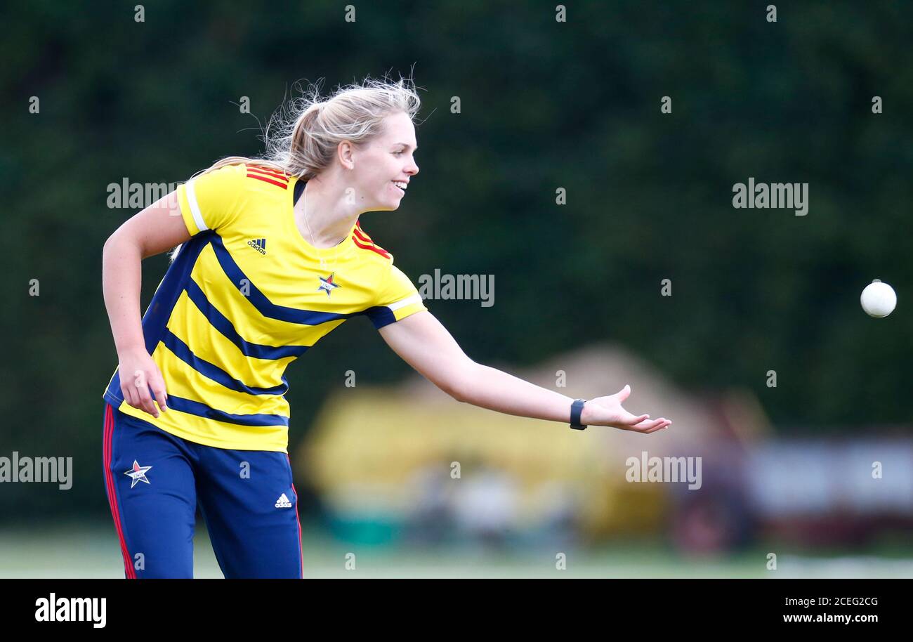 BECKENHAM, Großbritannien, AUGUST 31:Surrey East Stars Freya Davies während der Rachael Heyhoe Flint Trophy zwischen South East Stars Women und Sunrisers wo Stockfoto