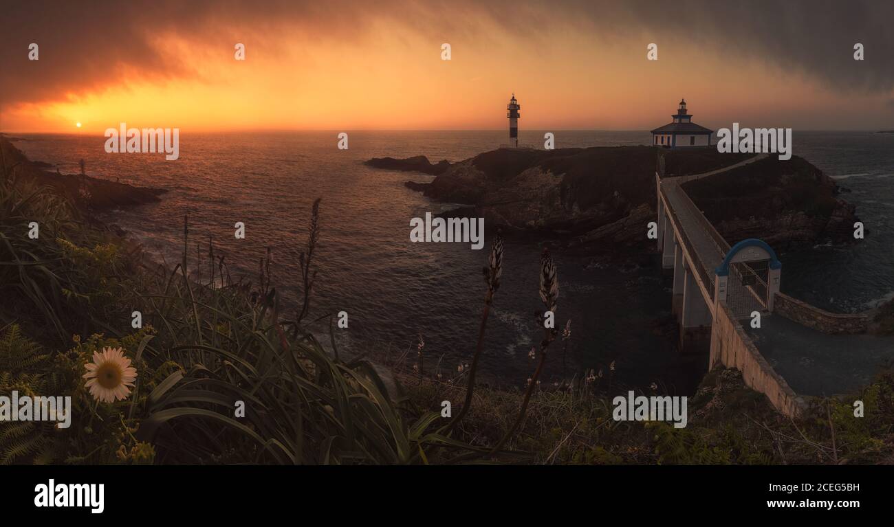 Isla Pancha Leuchttürme in Asturien, Spanien Stockfoto