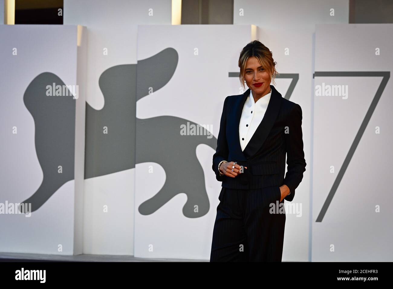 Lido di Venezia, Venedig, Italien, 01 Sep 2020, Anna Foglietta während der Zeremonienmeister und Sponsor des 77. Filmfestivals in Venedig, Nachrichten - Credit: LM/Daniele Cifalà/Alamy Live News Stockfoto