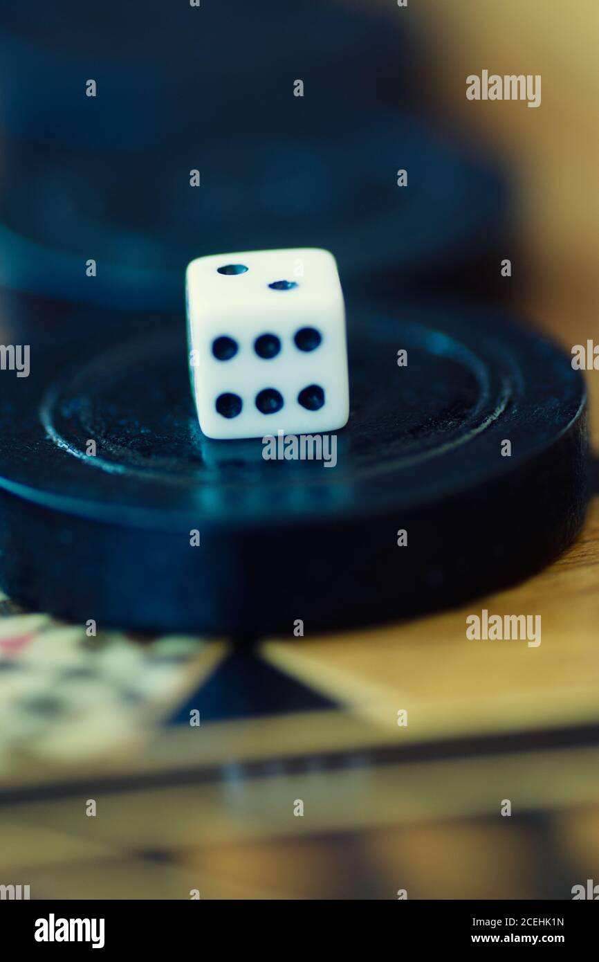 Nahaufnahme von Backgammon-Stücken Stockfoto