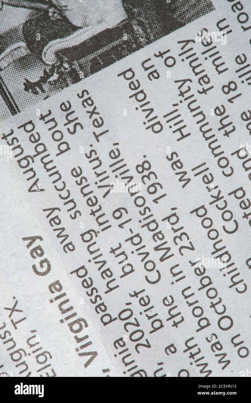 Die jüngsten Nachrufe in der Austin American-Statesman Zeitung zeigen COVID-19 und die Pandemie als primäre Todesursache für ihre Lieben. Am 1. September 2020 gab es in Texas 12,779 von 633,000 landesweit in Texas verendeten Fällen. Stockfoto