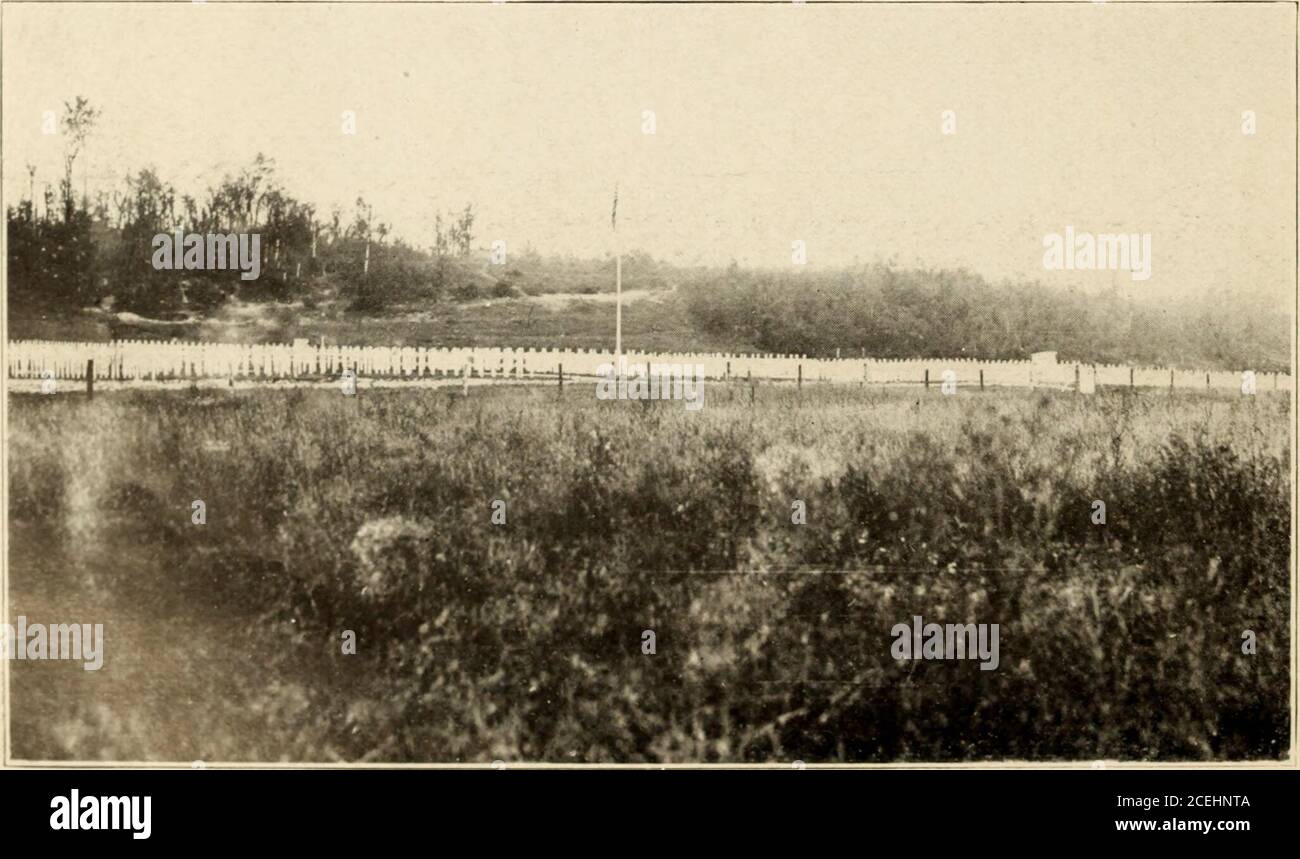 . Wo die Marineinfanteristen in Frankreich kämpften. Jagdhütte und Beobachtungsposten Belleau Woods.. Amerikanischer Militärfriedhof, Belleau Woods im Hintergrund. #^ll^ Stockfoto