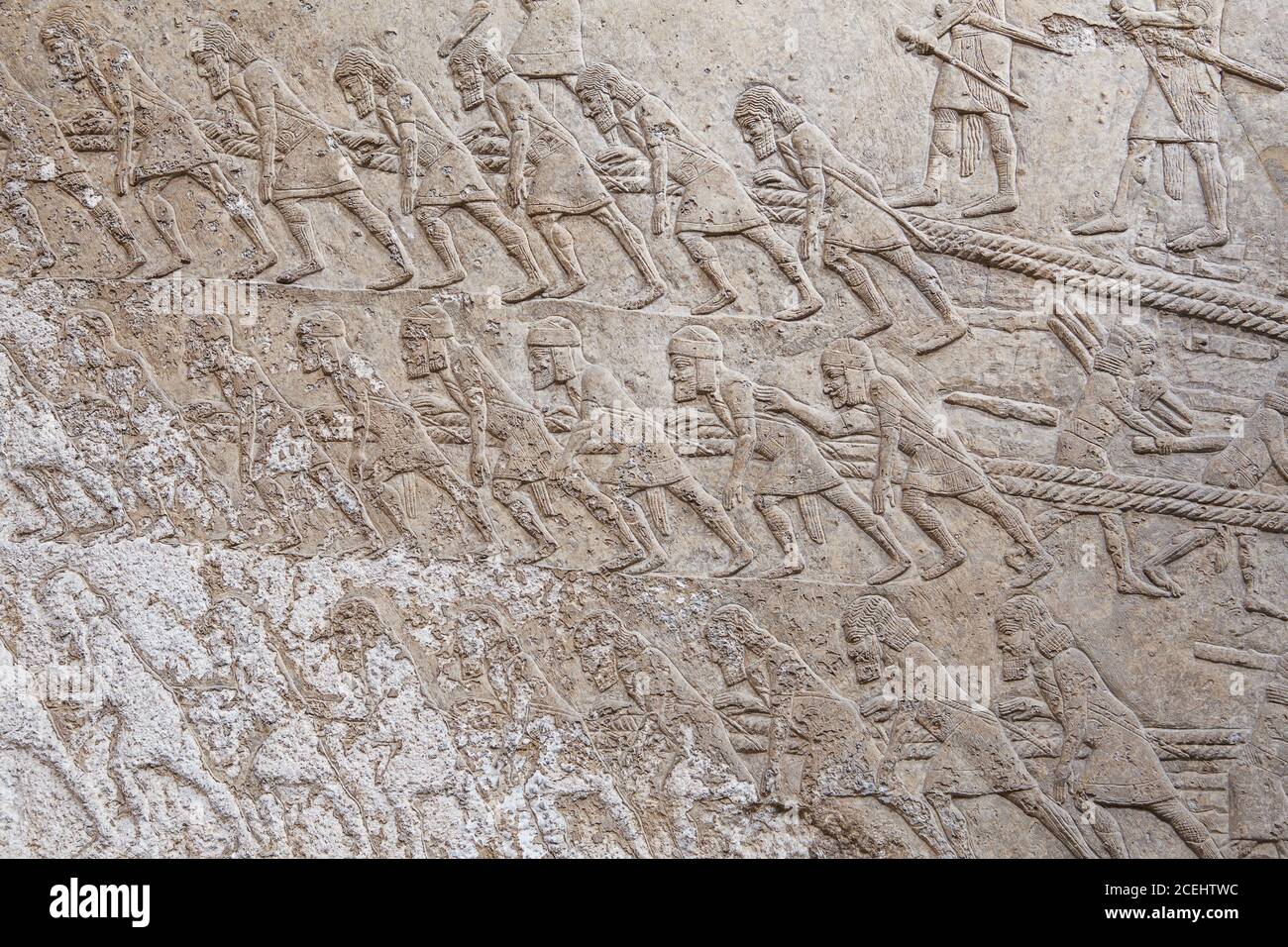 Alte assyrische Steinschnitzerei mit Schrift, BRITISH MUSEUM, London, UK. Wahlkampf im Südirak, Assyrisch, etwa 640-620 v. Chr. von Ninive Stockfoto