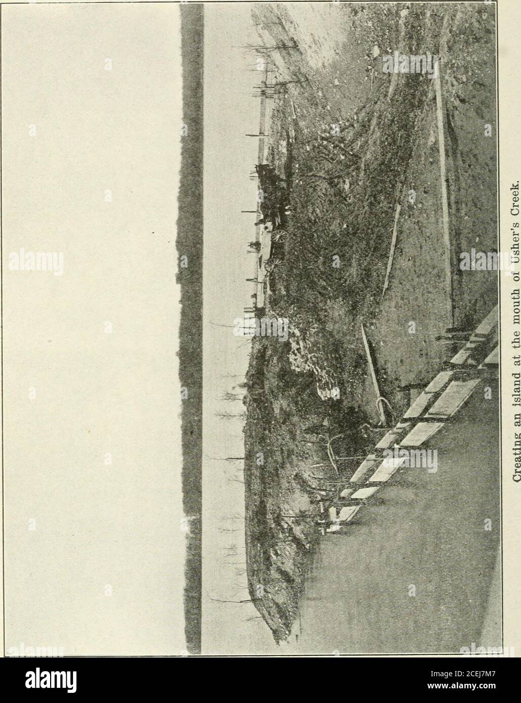 . Ontario Kursepapiere, 1914, No.3-9. RS-REST. Zeit: Mai 1913. Lage: Haupteinfahrt, gegenüber Ramblers Rastschleife. Länge der Strecke – 3,400 = 0,664 Meilen, (ab Victoria Park Siding.) Behandelter Bereich – Länge 3T0; Breite 21 = 0,760 Quadratfuß = 863 Quadratyards Tiefe entfernt – 4 Zoll. Entnommenes Material – 370 x 21 x 4 = 2,590 Kubikfuß = 96 Kubikmeter (an Ort und Stelle). Kosten. Arbeit – Gesamt. Pro Sq. Yd Entfernung der alten Oberfläche (96 Kubikmeter) 97 20 11.26 US-Dollar. Schleppen 144 Kubikyards Stein und Vorführungen von Victoria Park Station 119 08 13.80 Rolling 28 00 3.25 Resurfacing 63 16 7.31 Foreman 60 20 6.97 367 64 42.59 Dollar Stockfoto