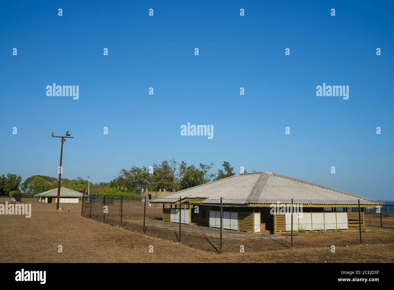 Munitionszeitschriften aus dem Zweiten Weltkrieg im East Point Reserve in Darwin, Northern Territory, Australien. Stockfoto