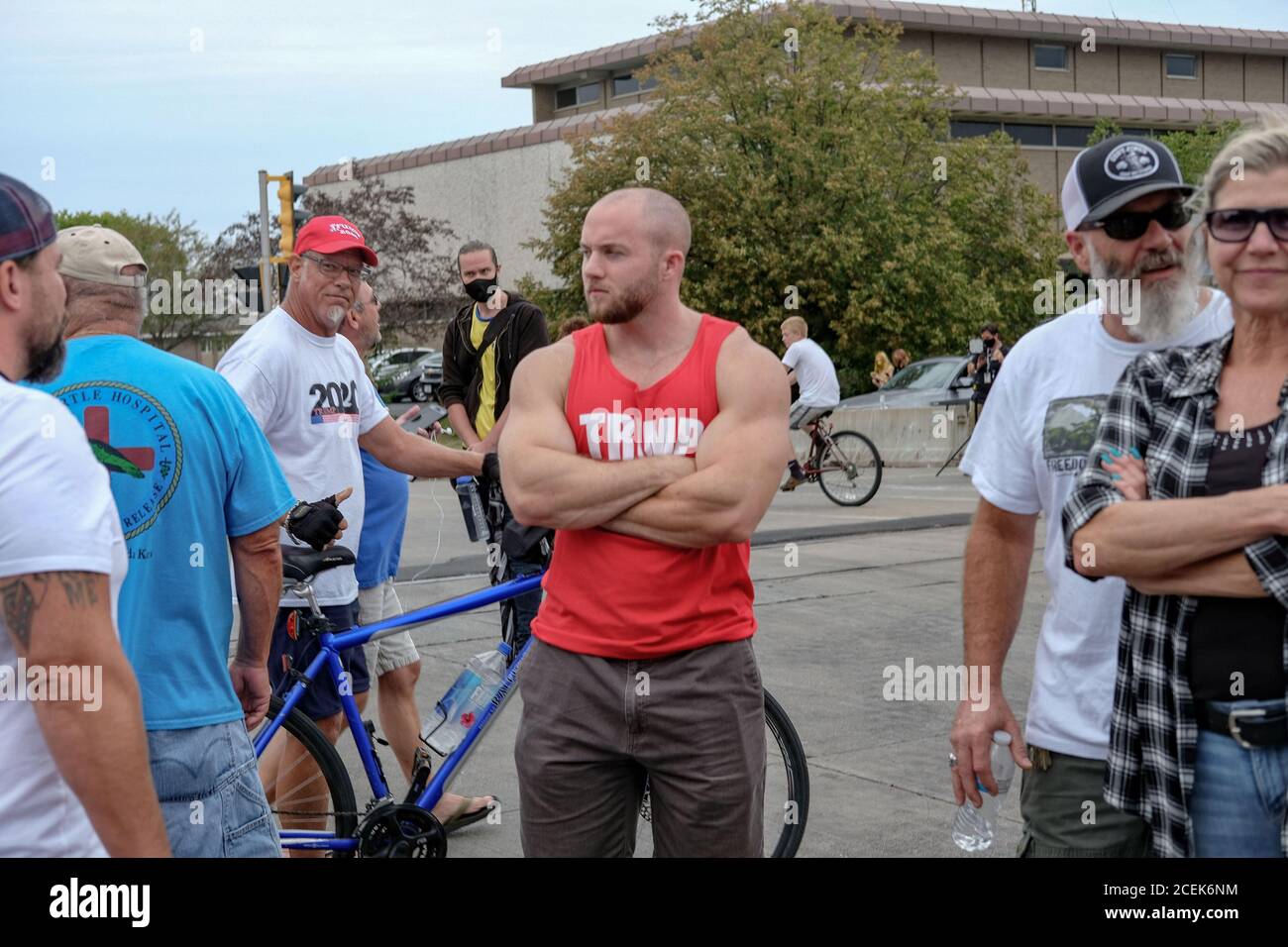 Kenosha, Usa. September 2020. Anhänger von Präsident Donald Trump demonstrieren während des Besuchs des Präsidenten in Kenosha, Wisconsin, am Dienstag, den 1. September 2020. Trump besuchte Kenosha, Wisconsin, eine Woche nachdem die Polizei Jacob Blake sieben Mal in den Rücken geschossen hatte. Foto von Alex Wroblewski/UPI Credit: UPI/Alamy Live News Stockfoto