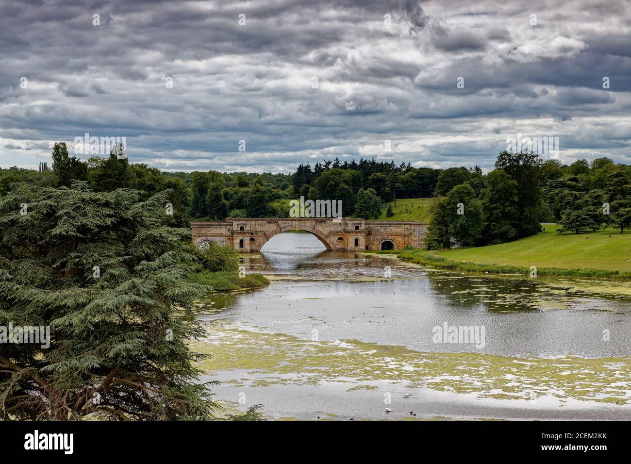 Der See am Blenheim Palace in Woodstock, Oxfordshire. Stockfoto