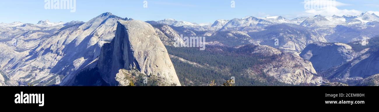 Half Dome und High Sierra über den Pohono Trail Stockfoto