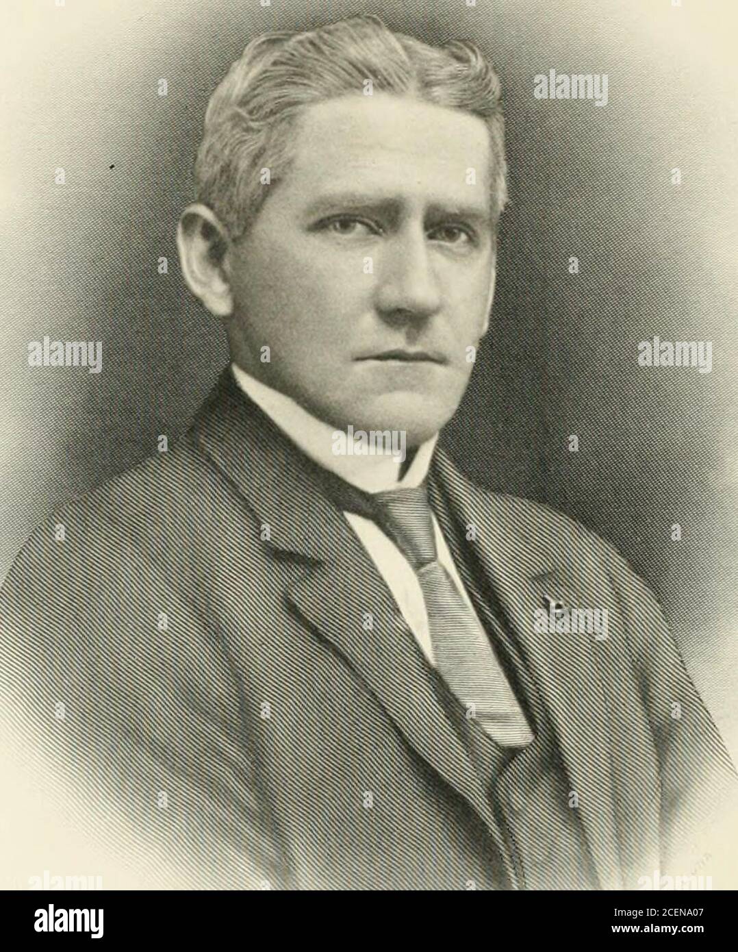. Eine moderne Geschichte von New London County, Connecticut;. n Coleman Prince Post, American Legion; und der Black Watch Asso-ciation, bestehend aus Veteranen des Black WatchRegiment der britischen Armee. Politisch denkt er, dass er unabhängig handelt. Er ist Mitglied des Rotary Club, Thames Club, und ist Ex-Schatzmeister und jetzt Ehrenmitglied des John WinthropClub. Von der McGinley Familie fünf Söhne diente im Weltkrieg. CARLOS WILSON ALLYN – neun Generationen dieses Zweiges der Allyns haben in NewLondon County, Connecticut, gelebt, die Kinder von CarlosWilson Allyn, von Groton, als Teil des neunten ge Stockfoto