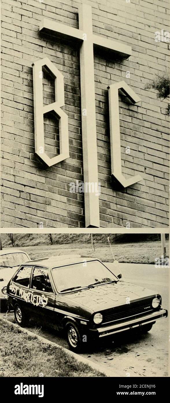 . Sub turri = unter dem Turm : das Jahrbuch des Boston College. Frau Raymond P. Blanchette Herr R. Paul Bodson Herr und Frau Anthony J. Bonadies Herr und Frau Vincent Bove Herr und Frau Dennis J. Bowen Herr und Frau Roger Bowler Herr und Frau Richard M. Boyle Herr und Frau Frank X. Brady Herr und Frau Richard R. Breda Herr und Frau William L. Brennan Herr und Frau Donald J. Breton Herr Peter D. Bricker Herr und Frau William L. Brooks Dr. und Frau Curtland C. Brown, jr. Herr und Frau Leonard A. Bruskiewitz Herr und Frau Ernest J. Buonocore Dr. und Frau Irving L. Burness Herr und Frau Robert D. Brown, Jr. Herr Stockfoto