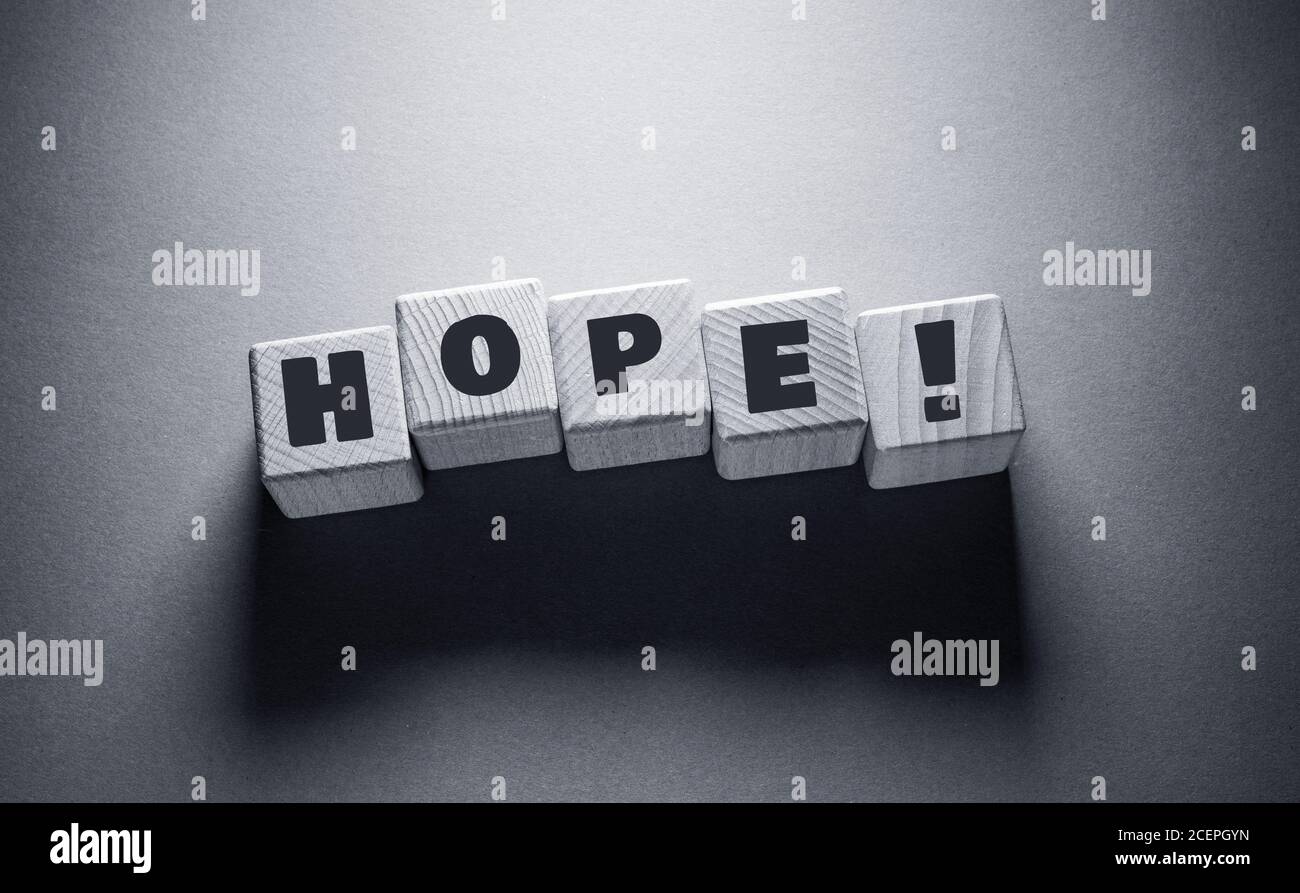 Hope Wort auf Holzwürfel geschrieben Stockfoto