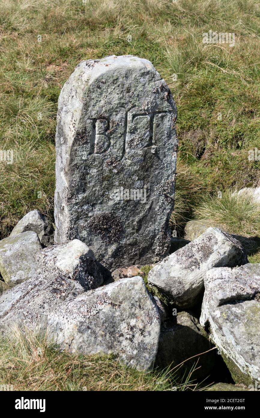 Carved Marker Stone, der die Quelle des Flusses Tees am Tees Head auf Cross Fell markiert, Cumbria, England, Großbritannien, Stockfoto