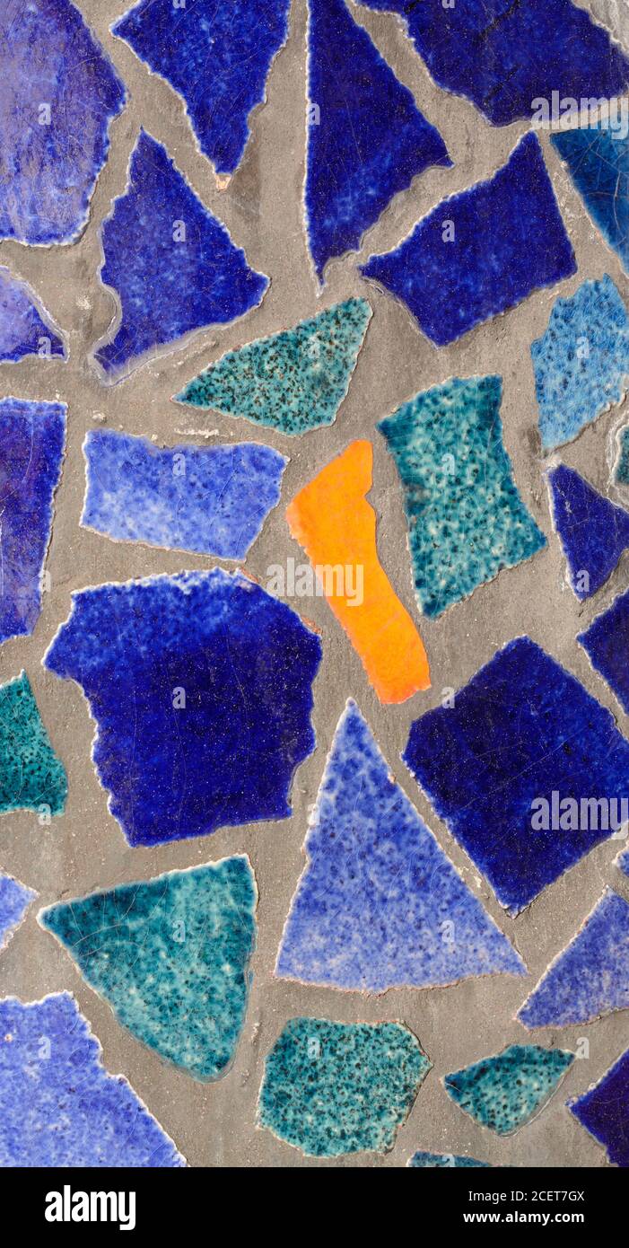 Mosaik aus Blautönen und Orange einer anderen Form Stockfoto