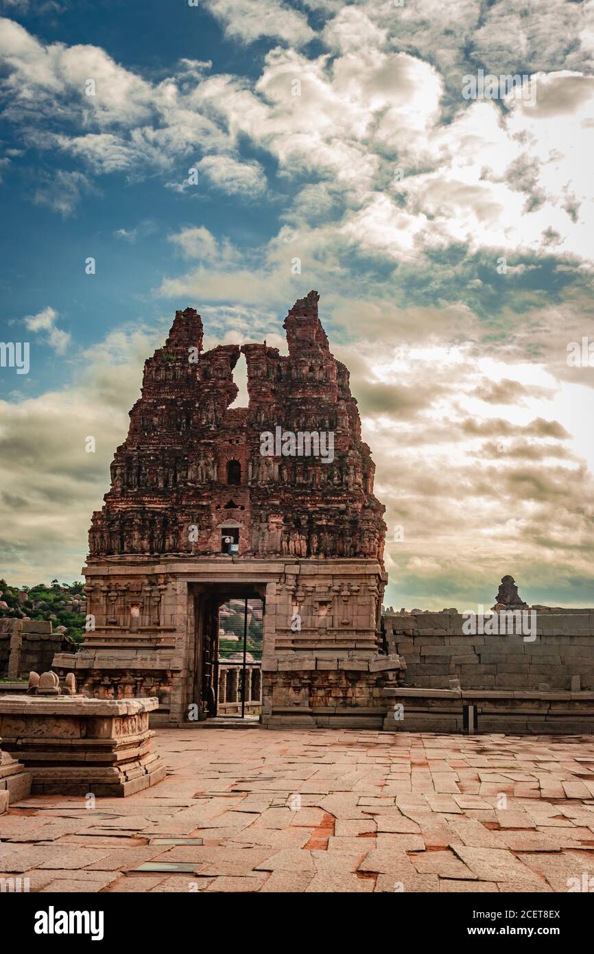 Vithala Tempel hampi Ruinen antike Stein Kunst aus einzigartigen Winkel Bild wird in hampi karnataka indien genommen. Das beeindruckendste Bauwerk in Hampi ist es Stockfoto