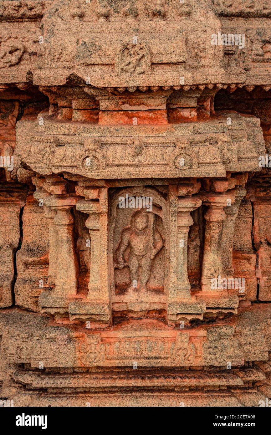 Vithala Tempel Innenraum hampi Ruinen antike Steinkunst aus einzigartigen Winkel Bild wird in hampi karnataka indien genommen. Das beeindruckendste Bauwerk in Hamp Stockfoto
