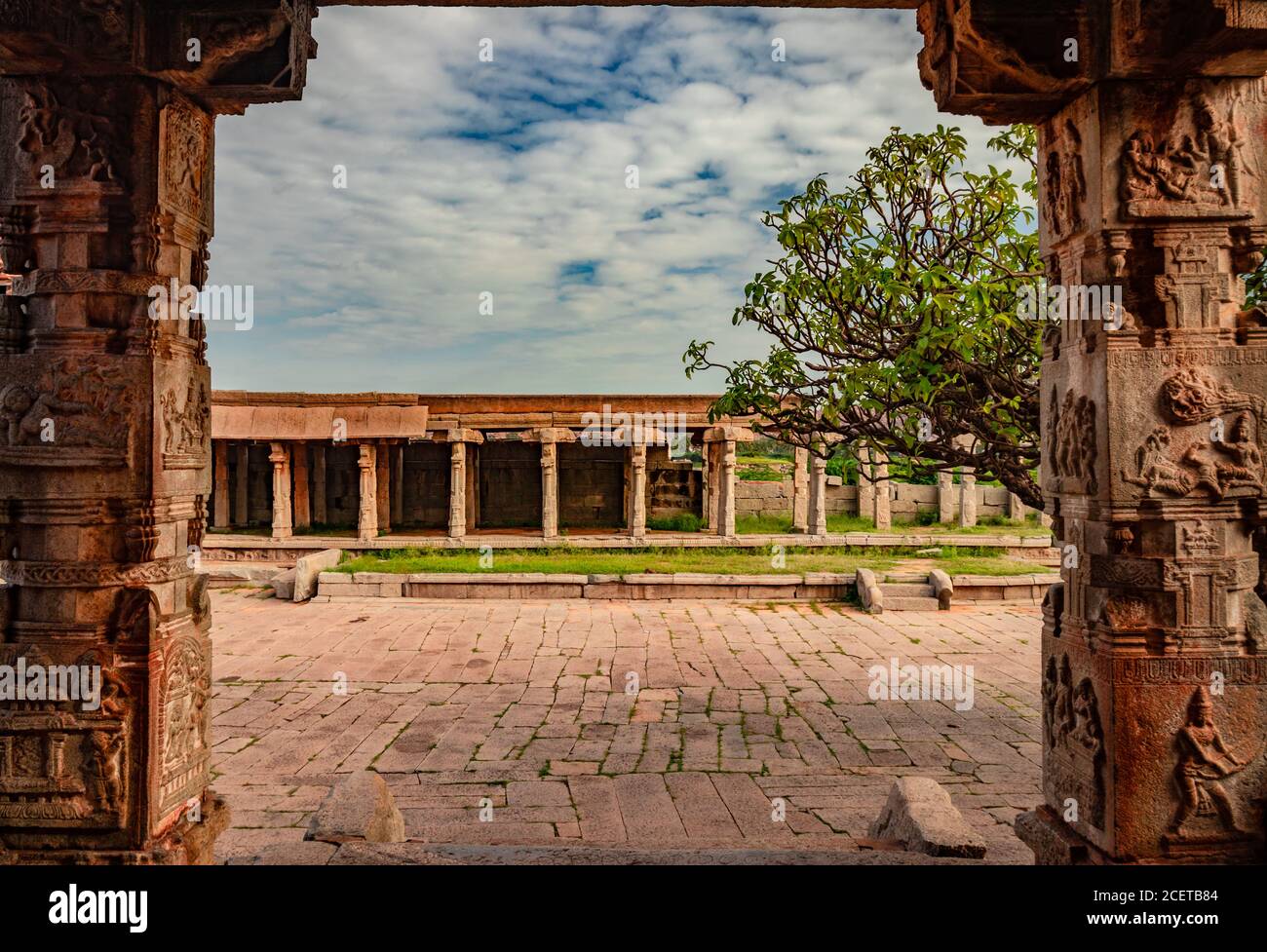 Vithala Tempel hampi Ruinen antike Stein Kunst aus einzigartigen Winkel Bild wird in hampi karnataka indien genommen. Das beeindruckendste Bauwerk in Hampi ist es Stockfoto