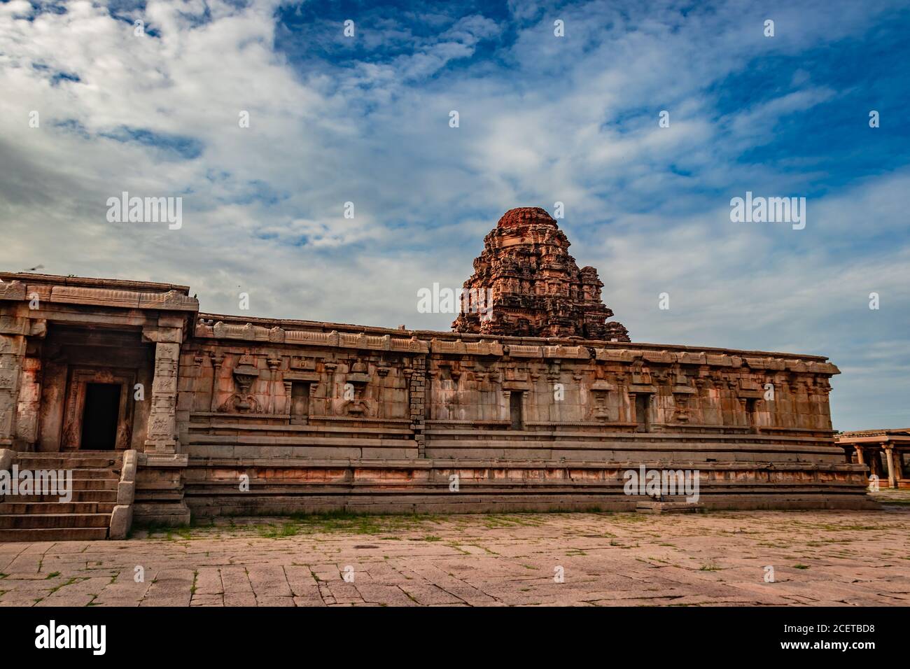 Vithala Tempel hampi Ruinen antike Stein Kunst aus einzigartigen Winkel Bild wird in hampi karnataka indien genommen. Das beeindruckendste Bauwerk in Hampi ist es Stockfoto