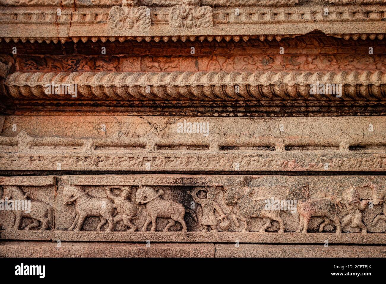 Vithala Tempel Innenraum hampi Ruinen antike Steinkunst aus einzigartigen Winkel Bild wird in hampi karnataka indien genommen. Das beeindruckendste Bauwerk in Hamp Stockfoto