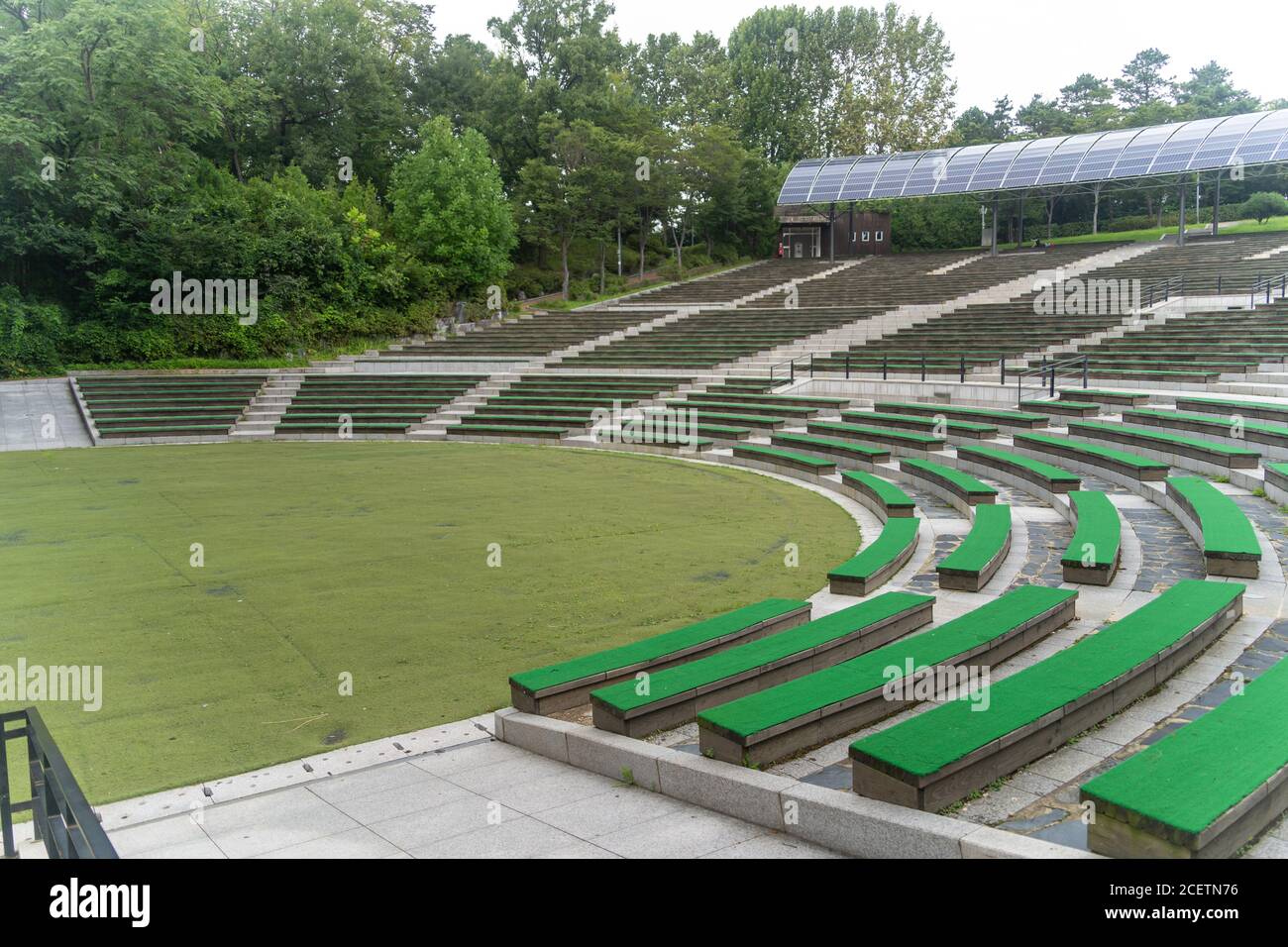 Ich sah leere Orte, die wegen des Corona-Virus verboten waren, sich zu sammeln. Stockfoto