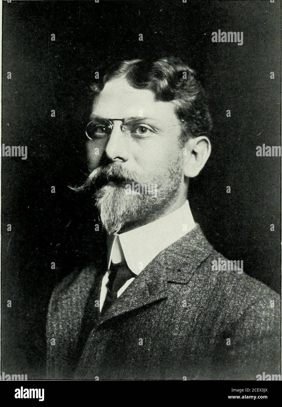 . Malerisches New London und seine Umgebung : Grofton, Mystic, Montville, Waterford, zu Beginn des zwanzigsten Jahrhunderts. -. Die Städte frühesten inluibitantswere Männer des Pioniergeistes und der Bestimmung. Und in nachfolgenden Generationen waren diese Qualitäten infusioniert. Im Revo-1u t i on,Mjsticssons tookactivepart. D ie Kriegsführung 1S12,und zum BürgerkriegAuch wagten sie es, mit-in ihren Bußgeldern, und goodac countthey gaveof them-selves. Im August 18 14, als die Britische Flotte madean antackuponStoning-Ton, vol-vm te ersfrom Mys-tic in der Verteidigung heldenowns. Mystic ist in NewLondon County, auf der Stockfoto