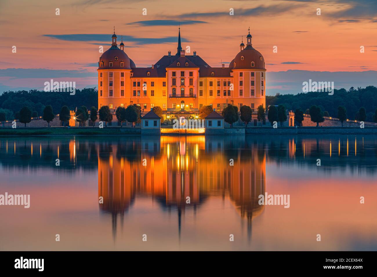 Schloss Moritzburg (Deutsch: Schloss Moritzburg) oder Moritzburg Palace ist ein Barockschloss in Moritzburg, im deutschen Bundesland Sachsen, ca. 13 Kilomet Stockfoto