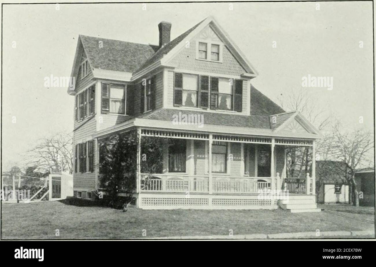 . Malerisches New London und seine Umgebung : Grofton, Mystic, Montville, Waterford, zu Beginn des zwanzigsten Jahrhunderts. Und der Union Lodge of Masons. 1895 wurde Miss S. Elizabeth Throop, Nichte von Peleg Williams aus NeuLondon, heimgeerntet. W. L. MoKGAN, WatchJiAKER AxbJeweler und Reparateur von und Dealerin Uhren, Uhren und Schmuck, befindet sich in 89 Thames Street, Groton.Er macht eine Spezialität der gründliche, erstklassige Reparatur. Er ist der lokale Agentfür die Rochester, Eagle und Monarchbicycles, drei der besten produzierten inthis country. Sie sind streng hochwertige, up-to-date Räder. Herr Mo Stockfoto