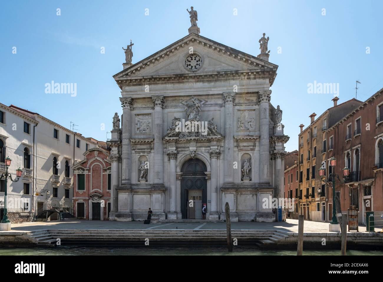 Venedig, Canal Grande, Sant' Eustachio (San Stae), Fassade 1709 von Domenico Rossi Stockfoto