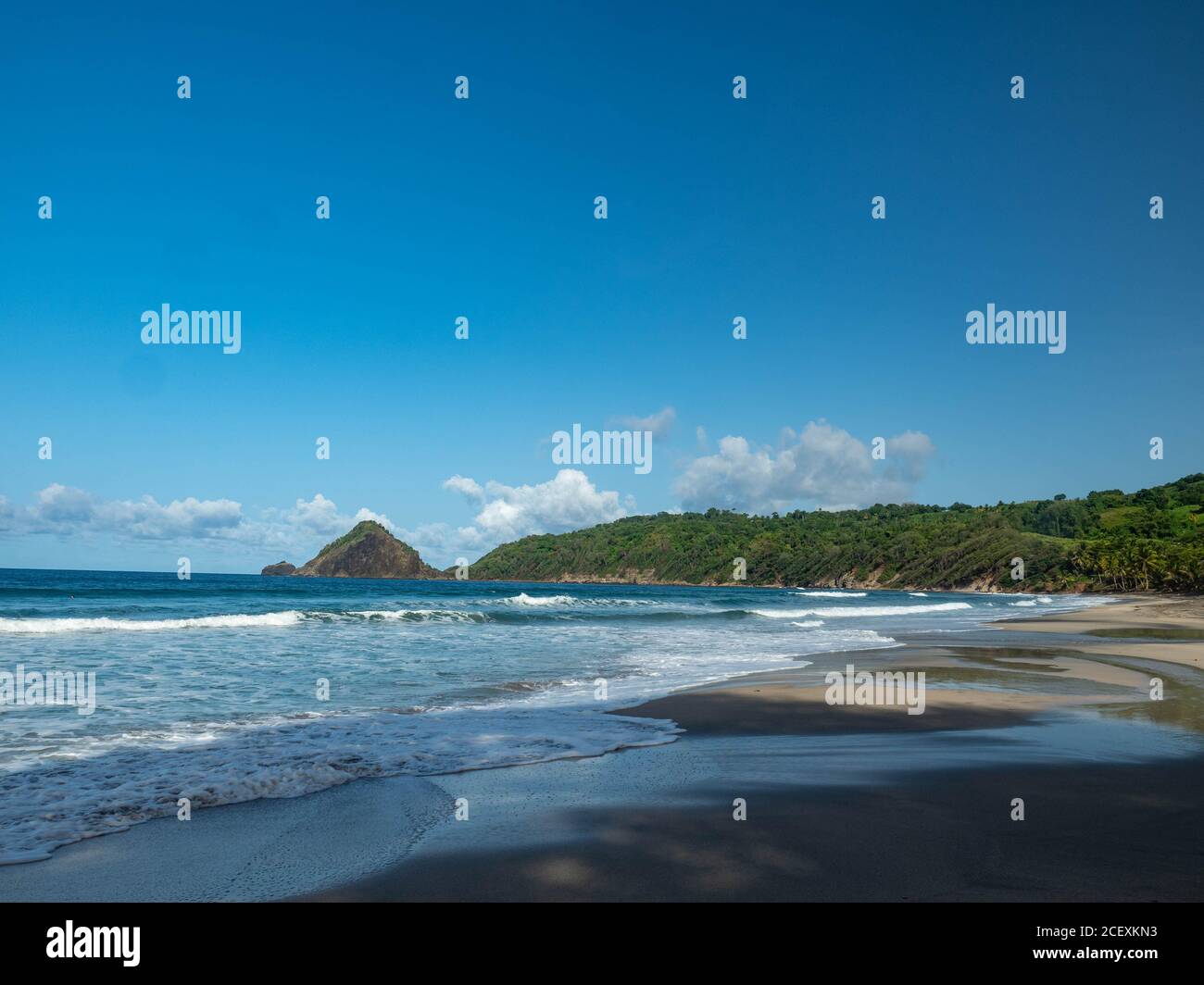 anse-charpentier in Martinique ist ein Surfspot an der Nordküste der Insel. Stockfoto