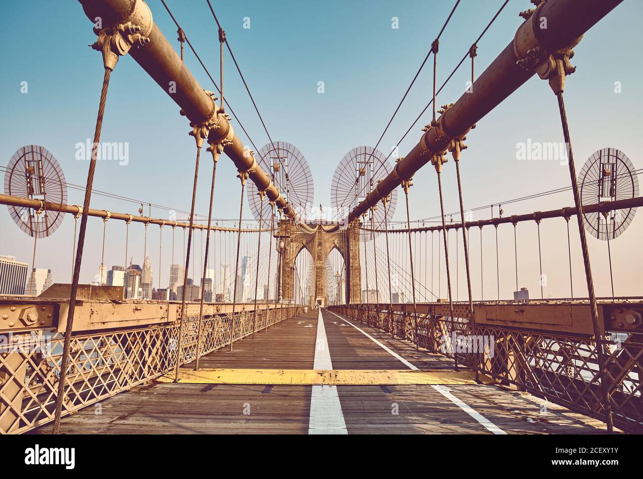 Retro getonten Bild der Brooklyn Bridge, New York City, USA. Stockfoto