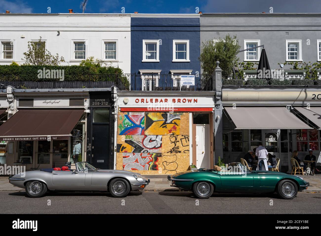 Notting Hill Karneval 2020. Boarding-up vor den Millionen Menschen marschieren in Notting Hill inmitten der Angst vor der öffentlichen Unordnung über das Feiertagswochenende. Stockfoto