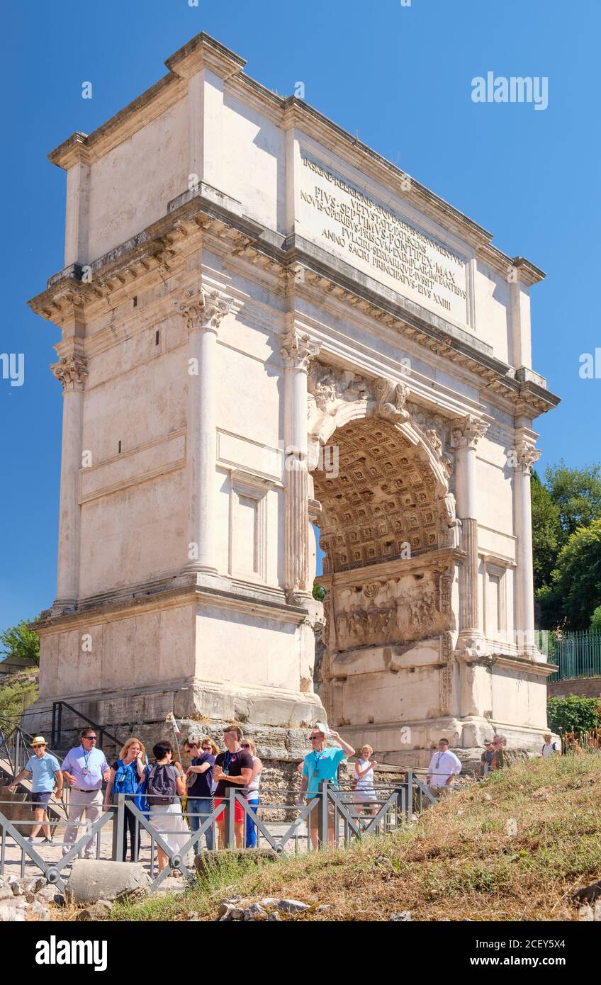 Der Titusbogen auf dem antiken Forum Romanum Stockfoto