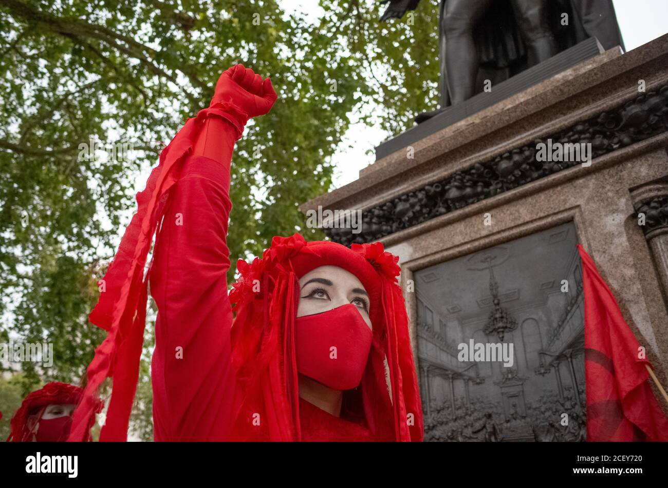 London, England 02/09/20 Extinction Rebellion Demonstranten auf dem Parliament Square, London. Extinction Rebellion Demonstranten auf dem Parliament Square, Lon Stockfoto