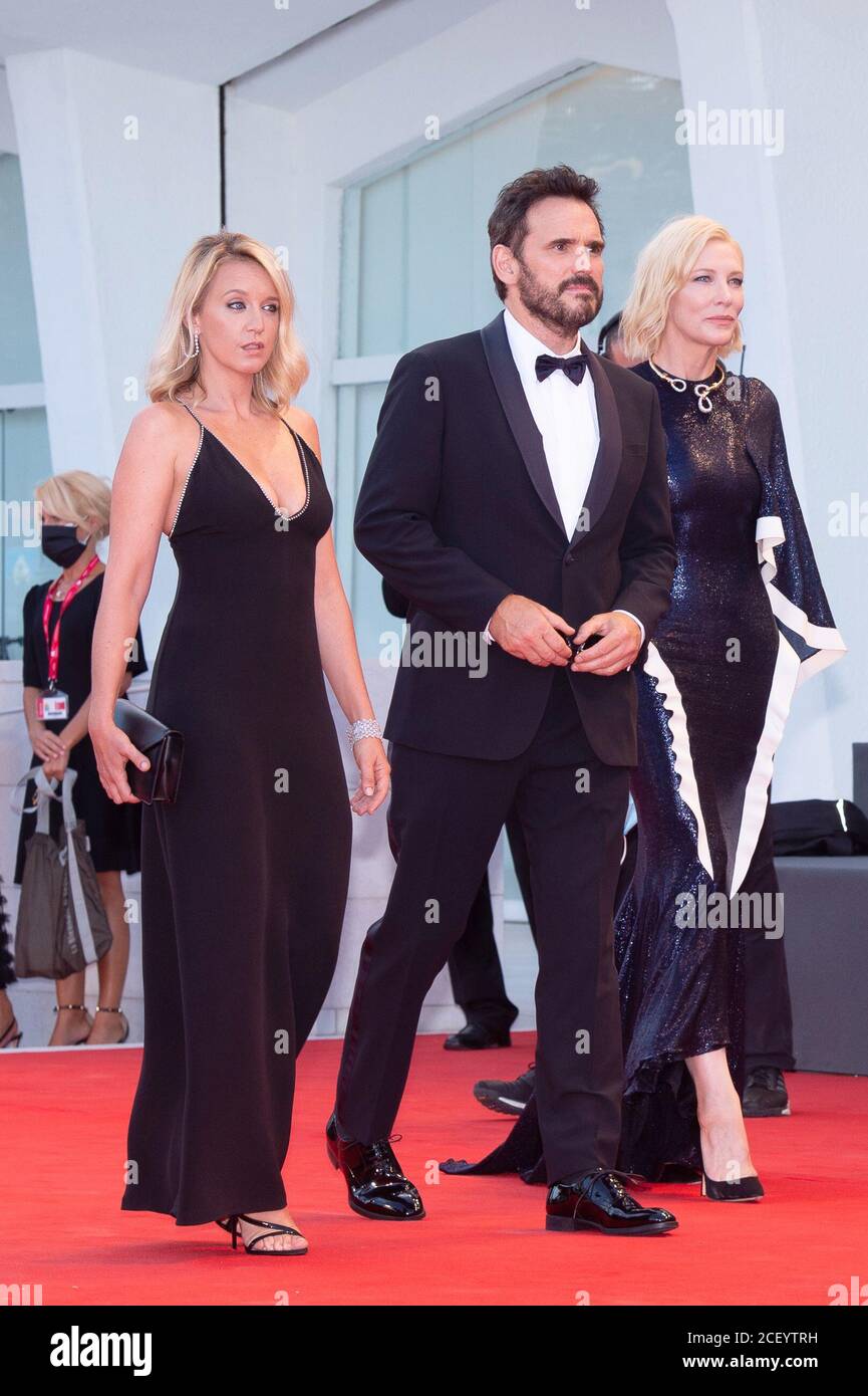 Venedig, Italien. September 2020. Ludivine Sagnier, Matt Dillon, Cate Blanchett, Eröffnung Red Carpet, 77. Filmfestival in Venedig, Italien am 02. September 2020. Foto von Ron Crusow/imageSPACE Credit: Imagespace/Alamy Live News Stockfoto