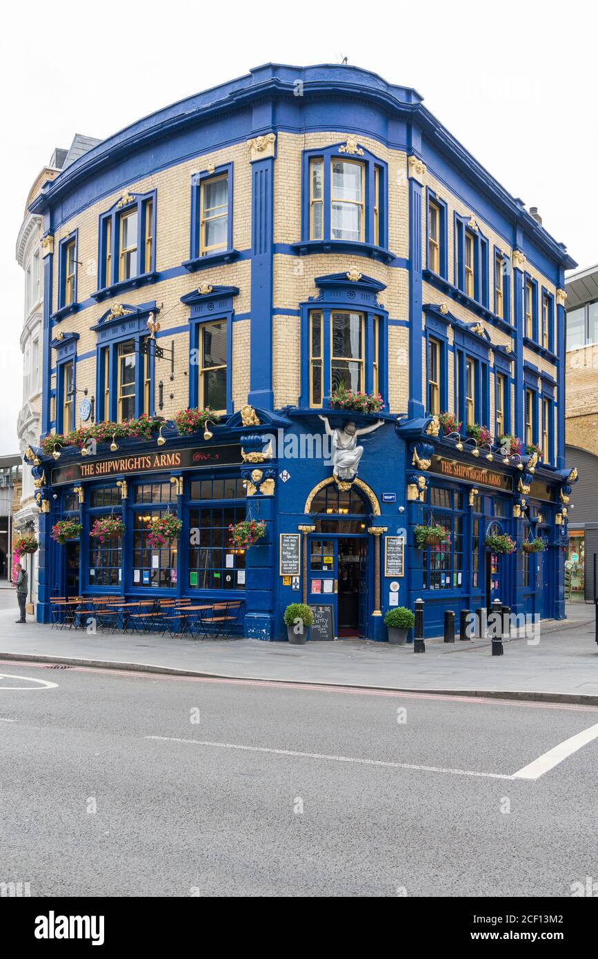 The Shipwrights Arms Pub in Tooley Street, London, England, Großbritannien Stockfoto