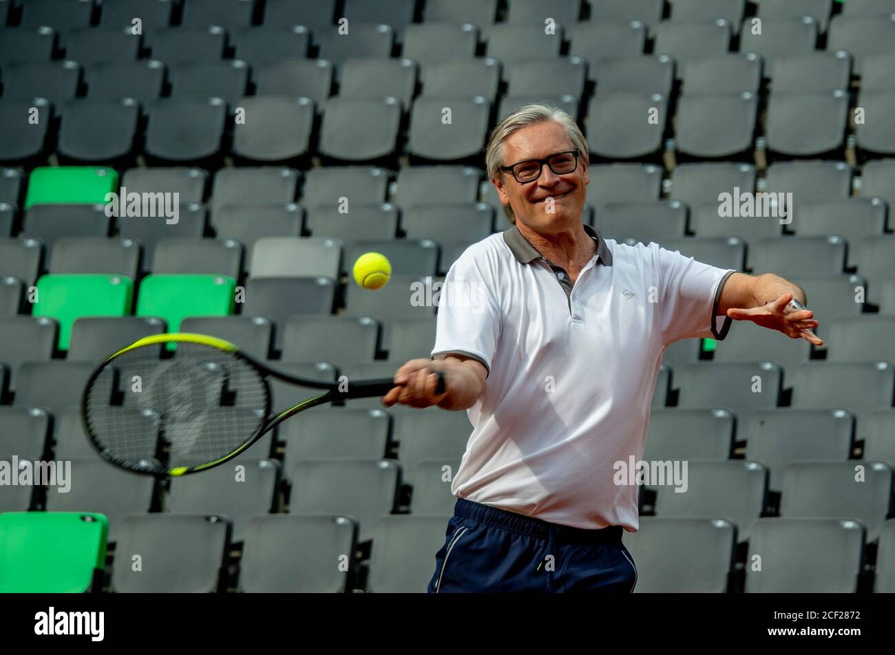 Hamburg, Deutschland. September 2020. Alexander Otto, Unternehmer und Mäzen der Künste, spielt bei der Eröffnung der modernisierten Tennisanlage im Hamburger Rothenbaum. Quelle: Axel Heimken/dpa/Alamy Live News Stockfoto