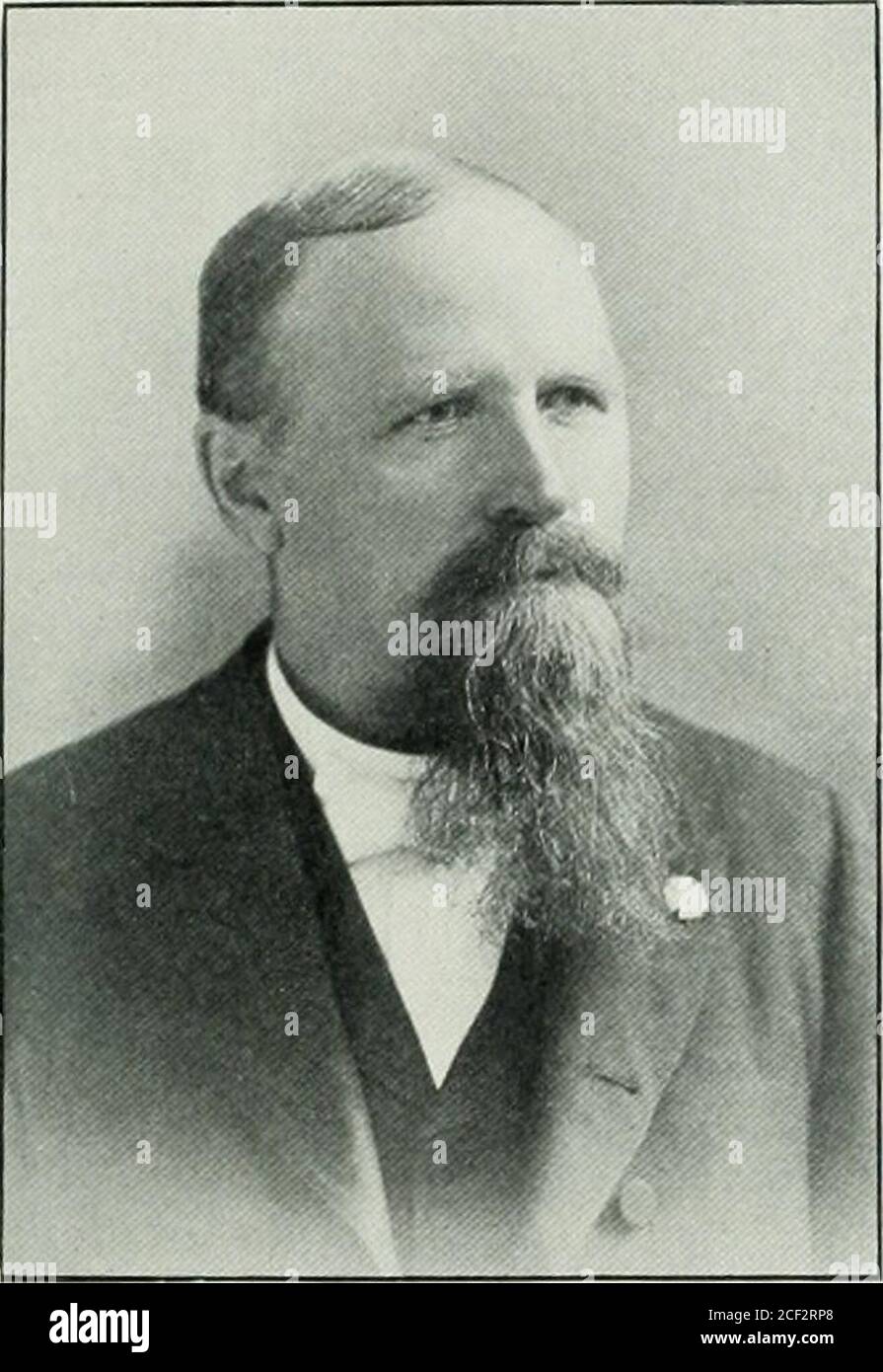 . Malerisches New London und seine Umgebung : Grofton, Mystic, Montville, Waterford, zu Beginn des zwanzigsten Jahrhunderts. HelenBingham; Robert Bartlett Scliool,Maria F. Starr; Coit Street School,Teresa A. Brown; Nameaug School,Josephine S. Rice; Harbour School,Frances E. Strickland. Die speziellen Instruktoren sind: Musik, James A.VanKuren; Zeichnen und Schlehen – Holzschnitzerei – Martha W. Stearns; physische und Stimmkultur, M. Isa-phene Ives. Kostenlose Kindergärten wurden in derRobert Bartlett, der Coit Street und den Hafenschulen eingeführt. Die Bulkeley High School für Boysis eine Geldstrafe Stockfoto