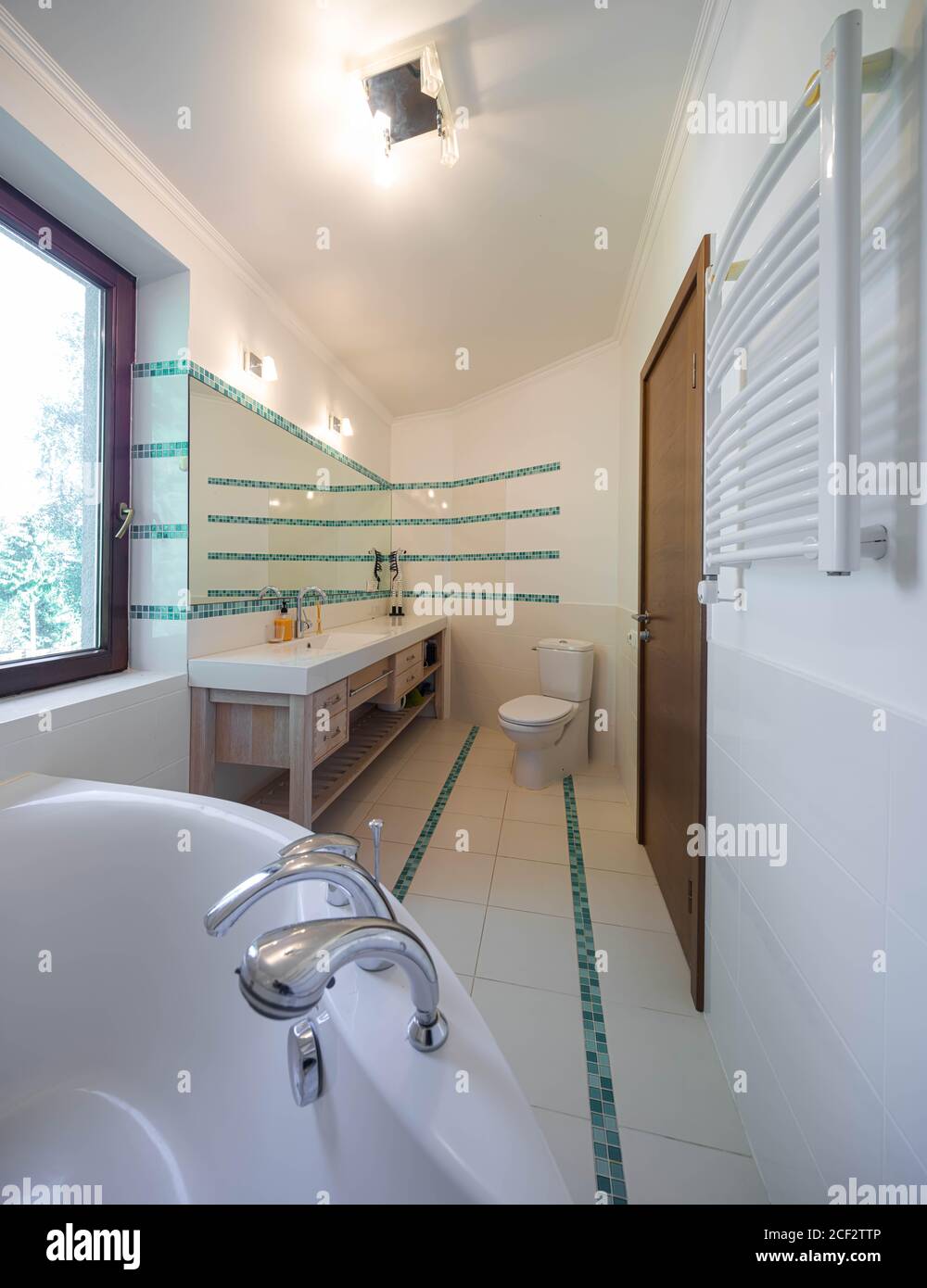 Riesige Badewanne Stockfotos Und Bilder Kaufen Alamy