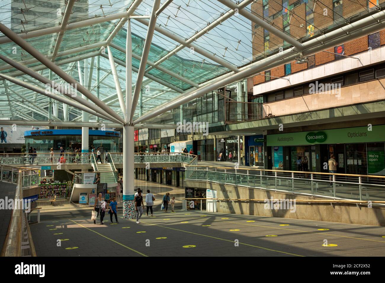 Großbritannien, England, Coventry, verglastes Dach des Lower Precinct Shopping Centre Stockfoto