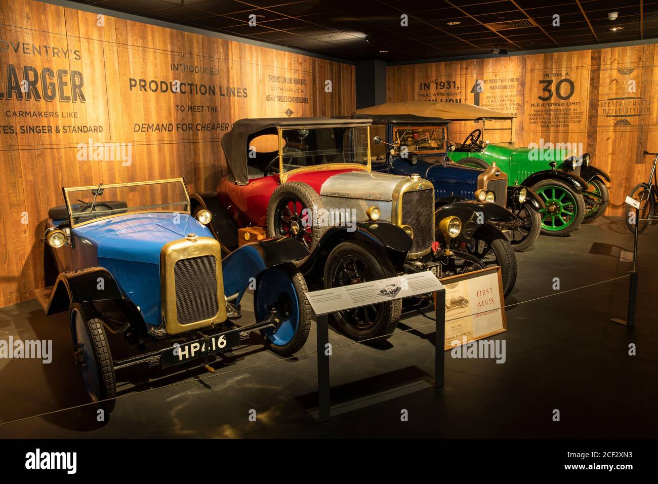 Großbritannien, England, Coventry, Transport Museum, 1920er Jahre Coventry baute Autos Stockfoto