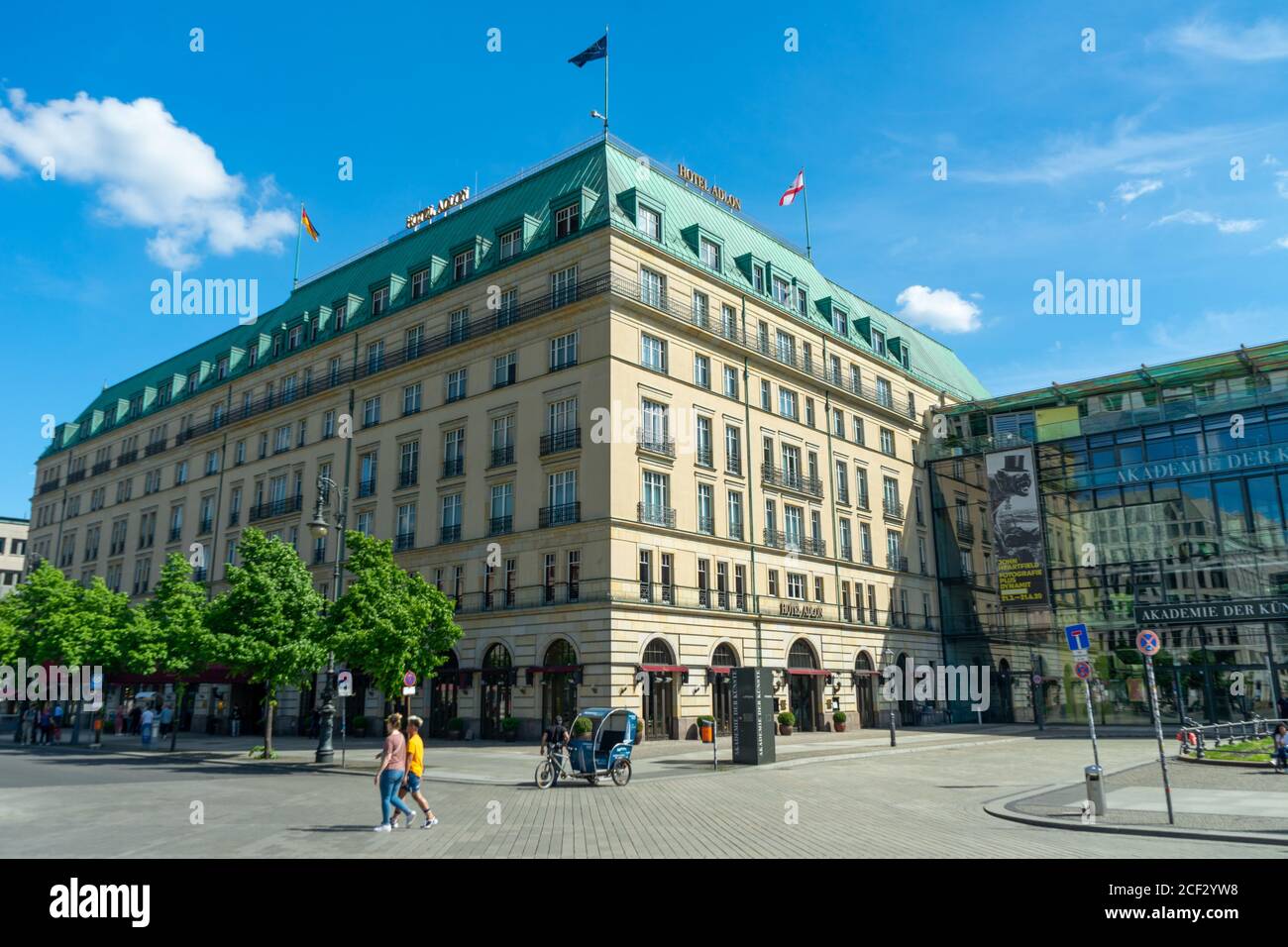 BERLIN, DEUTSCHLAND - 09. Mai 2020: BERLIN, DEUTSCHLAND 09. Mai 2020. Hotel Adlon in Berlin Stockfoto