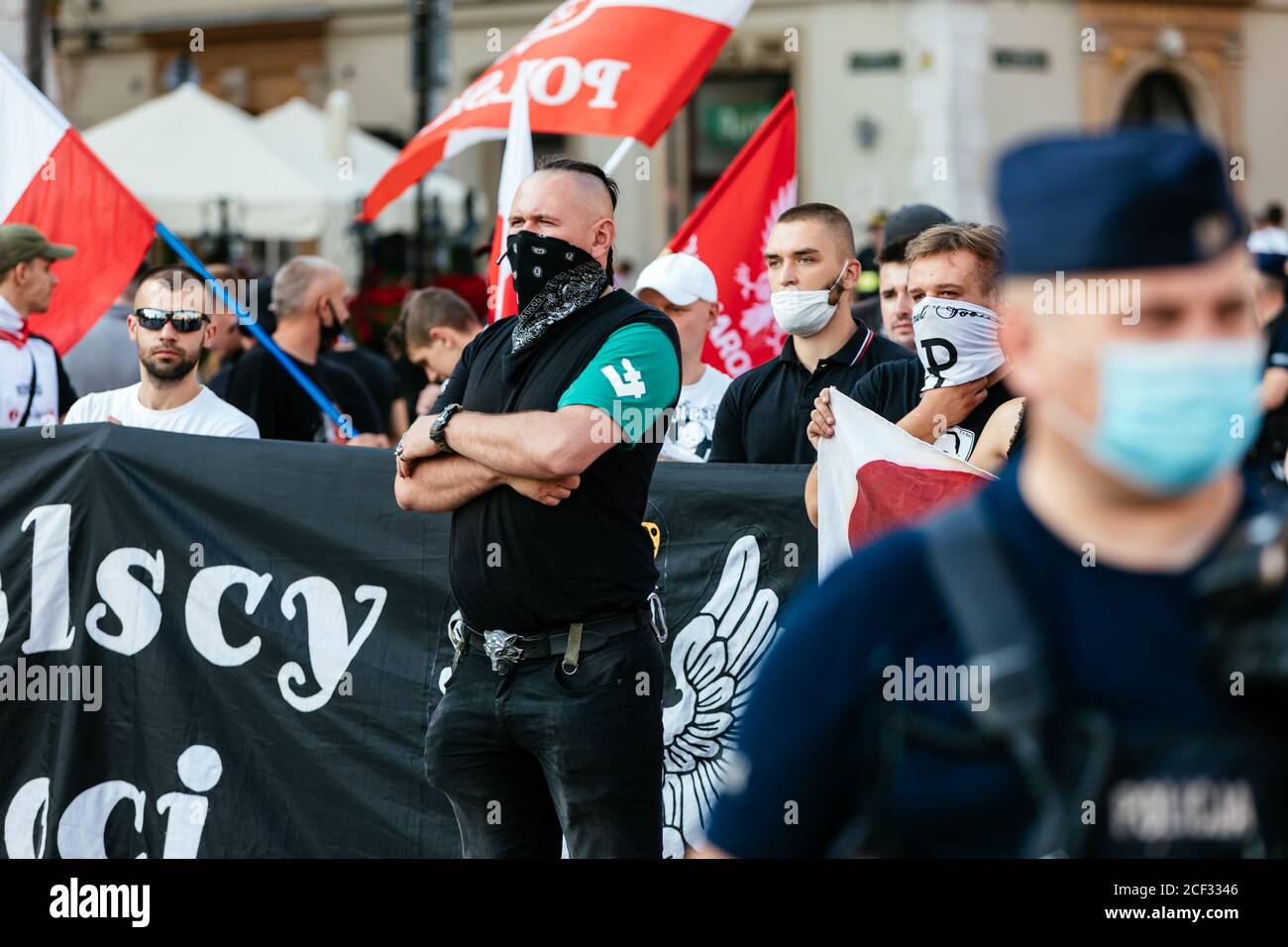 Ein Mitglied des National-Radical Camp (ONR), einer rechtsextremen Organisation, gesehen während der Gegendemonstration. Annual Equality March auch bekannt als 'Pride Stockfoto