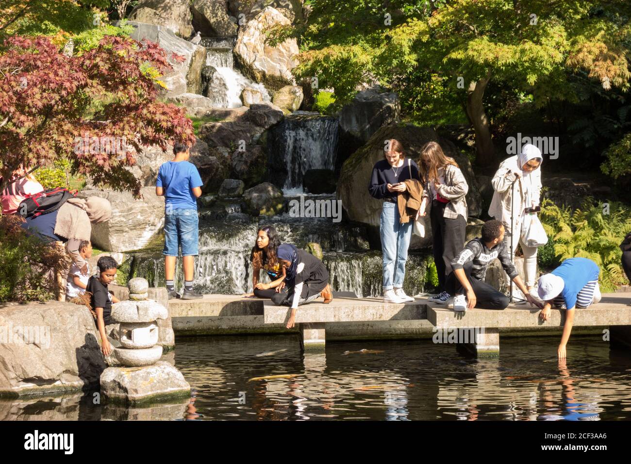 Die Kyoto Japanischer Garten in Holland Park, Holland Park Avenue, Kensington, London, W11, Großbritannien Stockfoto