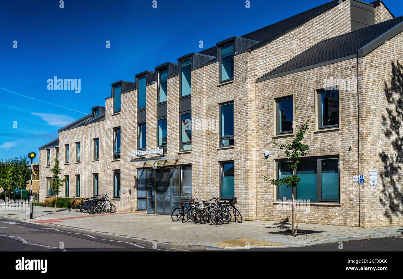 Moderne Studentenunterkunft - das Cam Foundry Gebäude auf Mill Rd Cambridge für 270 Studenten - Architekten TP Bennett 2018 Stockfoto