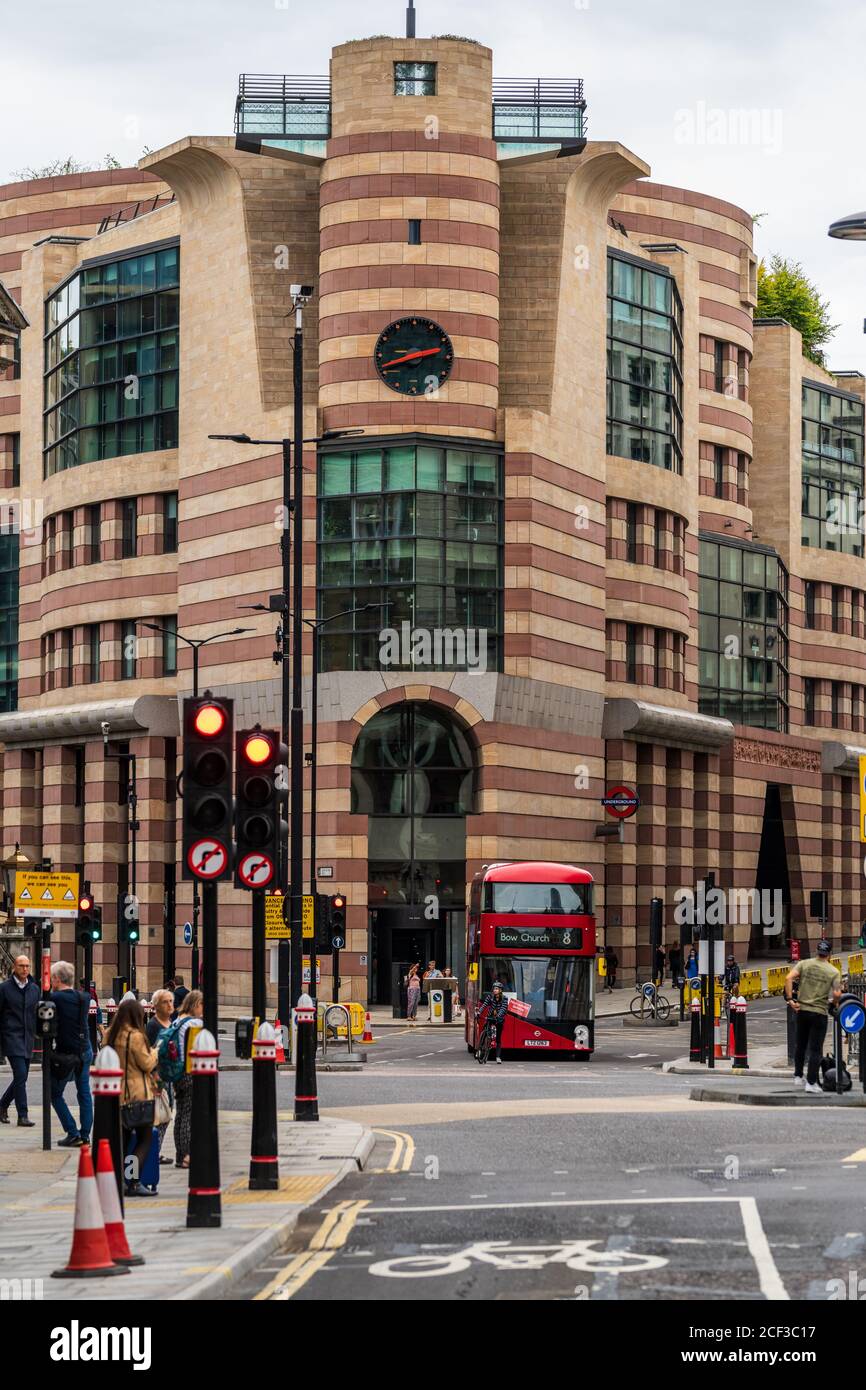 Nr. 1 Geflügel Gebäude in London, von James Stirling, 1997 fünf Jahre nach seinem Tod fertiggestellt. Denkmalgeschützte Stockfoto