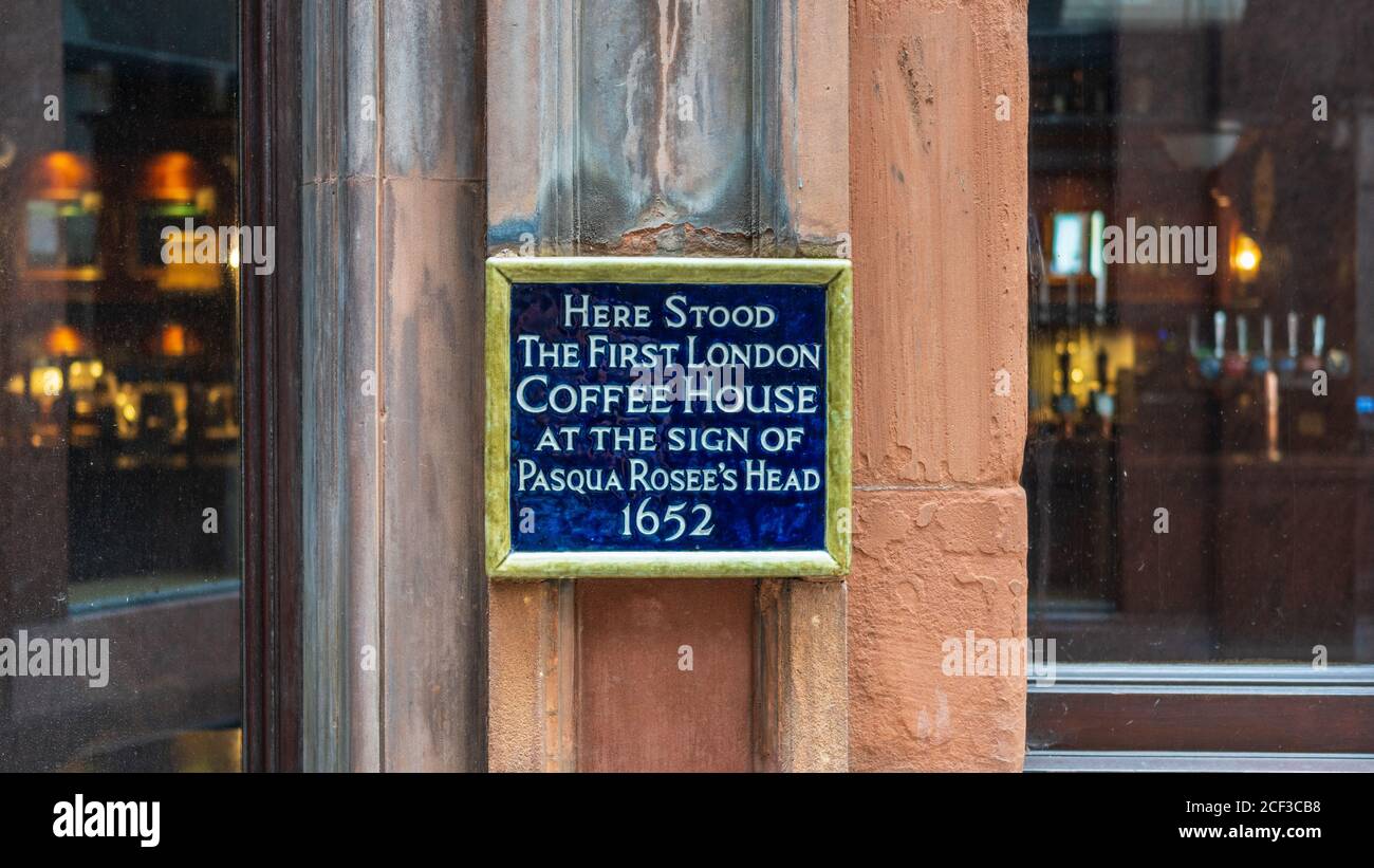 Das Jamaica Wine House in St. Michael's Alley bei Cornhill in der City of London, auf dem Gelände von Londons erstem Kaffeehaus. Pasqua Rosee's Head. Stockfoto