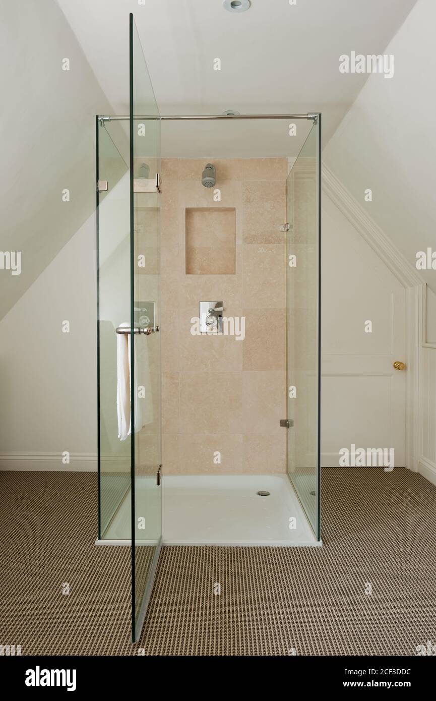Dusche, Heizung, Badezimmer Stockfoto