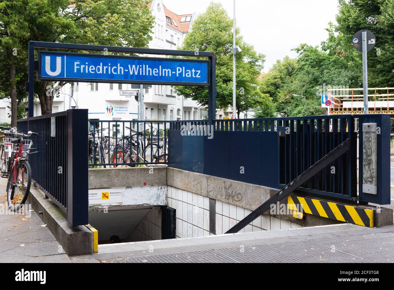 U bahnhof friedrich wilhelm platz Fotos und Bildmaterial in hoher