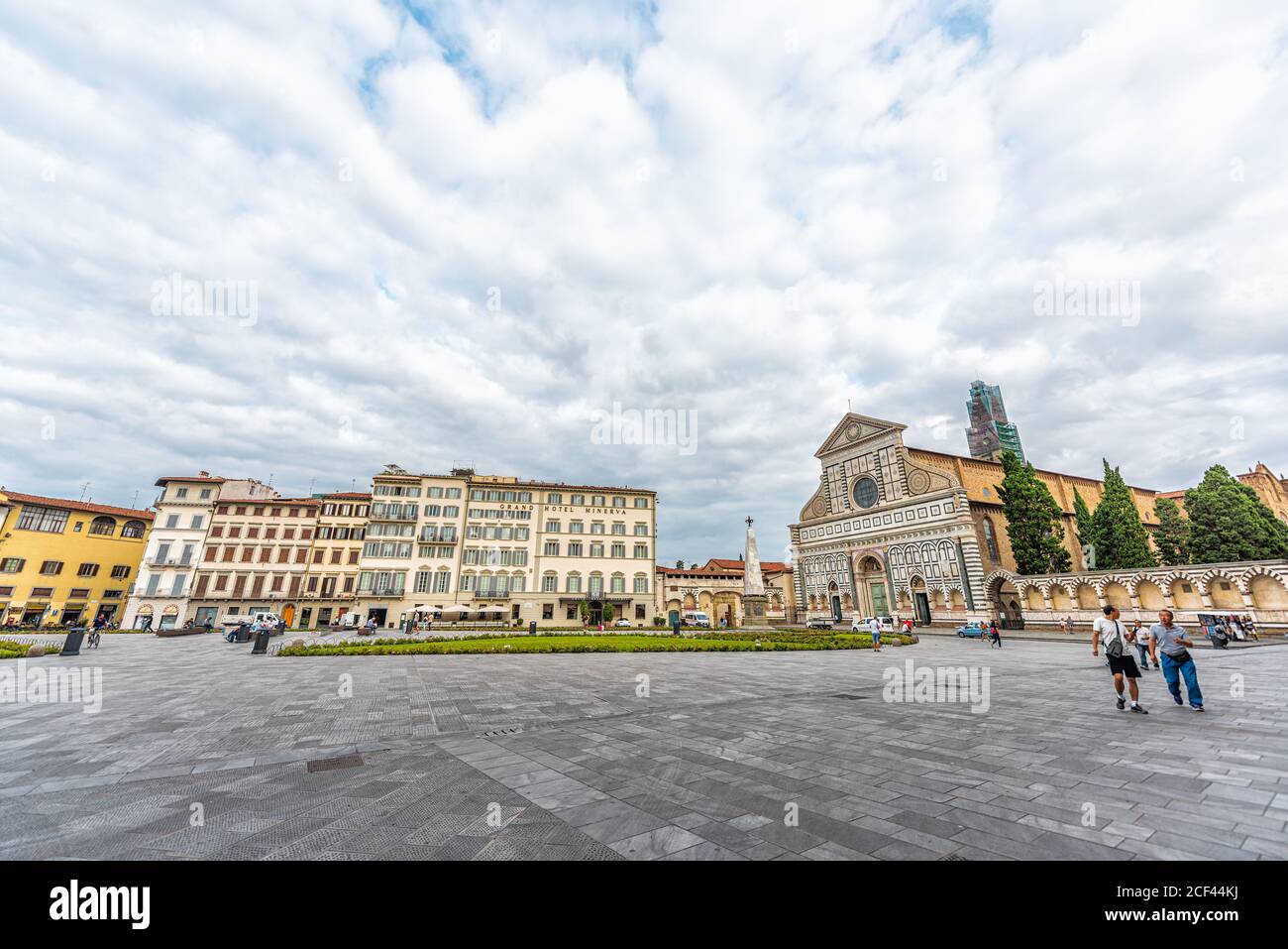 Florenz, Italien - 31. August 2018: Firenze berühmte Gebäude im Sommer bewölkt Morgen in der Toskana mit Piazza di Santa Maria Novella Platz breit ang Stockfoto