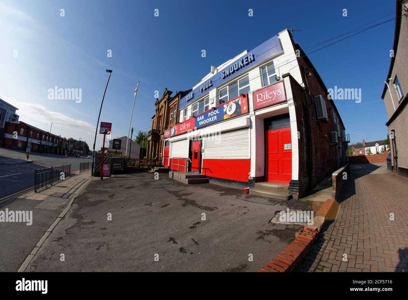 Eine Bar, ein Pool und eine Snooker-Halle an der Bury New Road in Prestwich, Bury, Greater Manchester, Großbritannien. Stockfoto