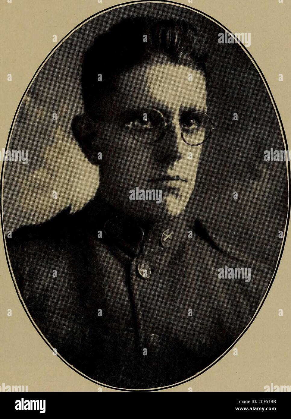 . Lansdowne Schule und der Weltkrieg. Thomas Cole Wright, Oberleutnant C. A. C., belebt am 13. Mai 1917. Er war in der Batterie B, vierte Graben MortarBataillon des Korps Artillerie, 4. Armee Korps. In Amerika wurde er in Ft. Niagara, N. Y.; Ft. Monroe, Va.; Ft. DuPont, D., und Camp Eustis, VA. Lieutenant Wright war vom 6. Oktober bis zum 18. Januar 1919 überseeich, war aber nicht in Schlachten engagiert. Er kehrte nach Amerika zurück und wurde am 13. Februar 1919 entsetzt. 218. John Williamson Ziegler, Jr., 101 East Greenwood Ave-nue, eingetragen am 6. Dezember 1917. Er war in der Liefergesellschaft der 64. Kunst Stockfoto